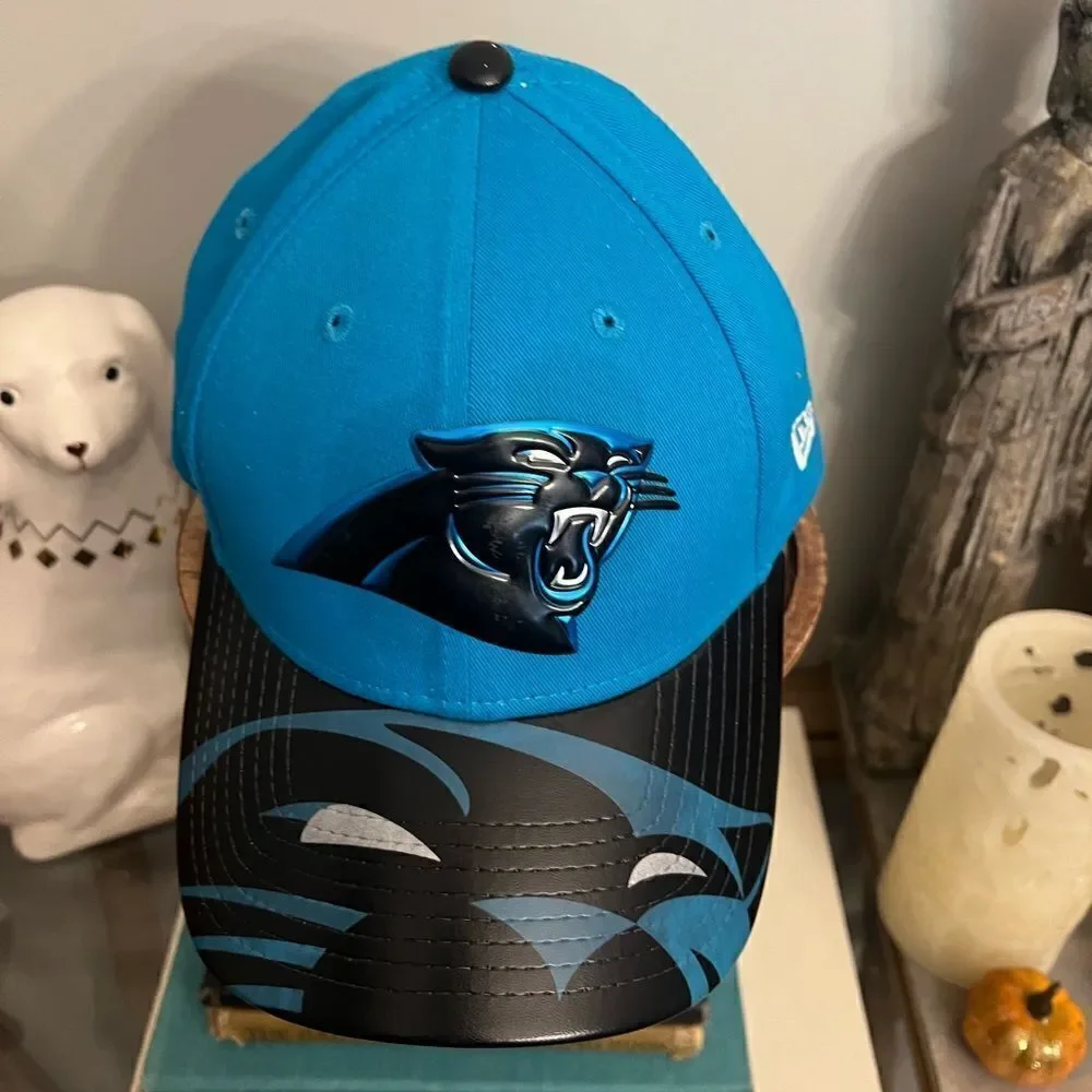 Carolina’s Panthers New Era 9Forty women’s adjustable NFL Hat. Cool Panther bill